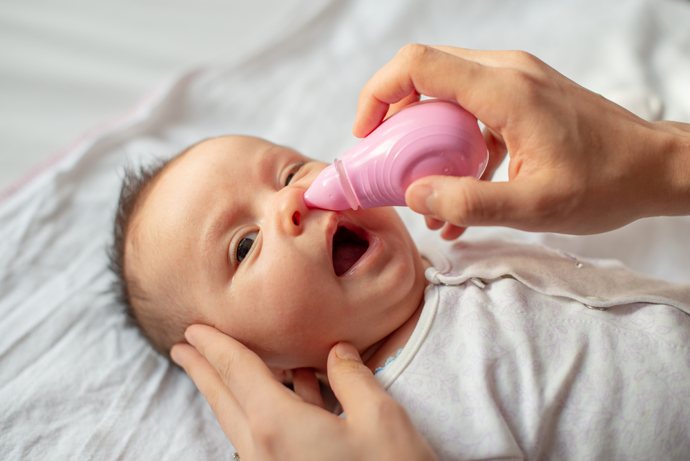 Come fare i lavaggi nasali ai bambini in modo sicuro ed efficace