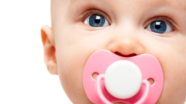 Uso del ciuccio nel neonato: consigli e dubbi