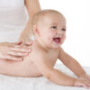 Massaggio neonatale: un tocco magico per il benessere del neonato